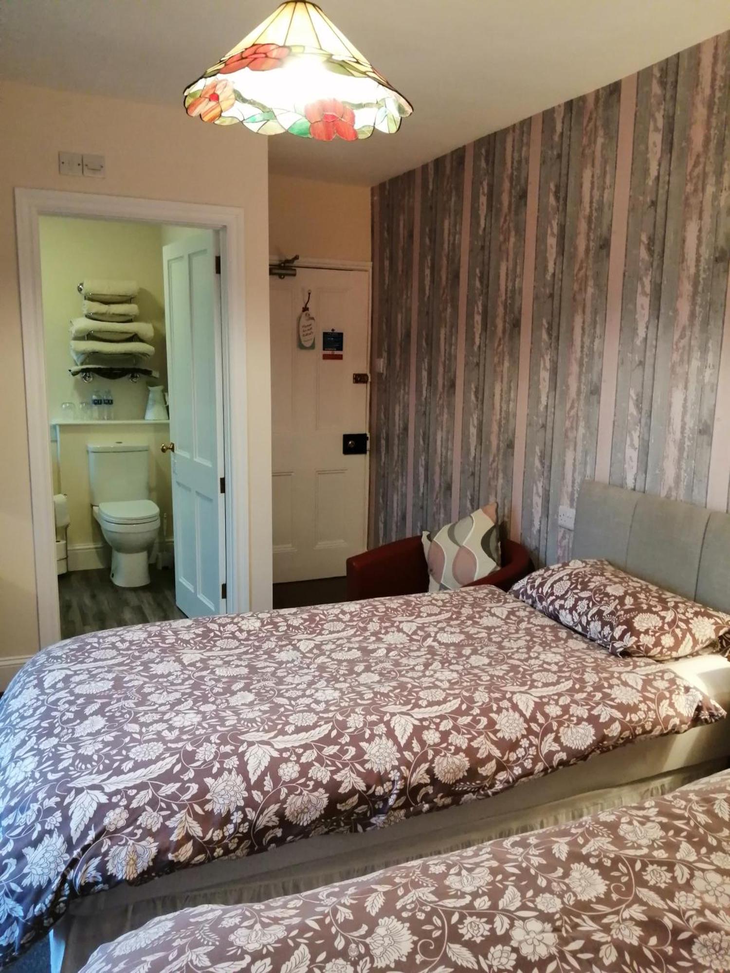 Lion Hotel Llanbister ภายนอก รูปภาพ