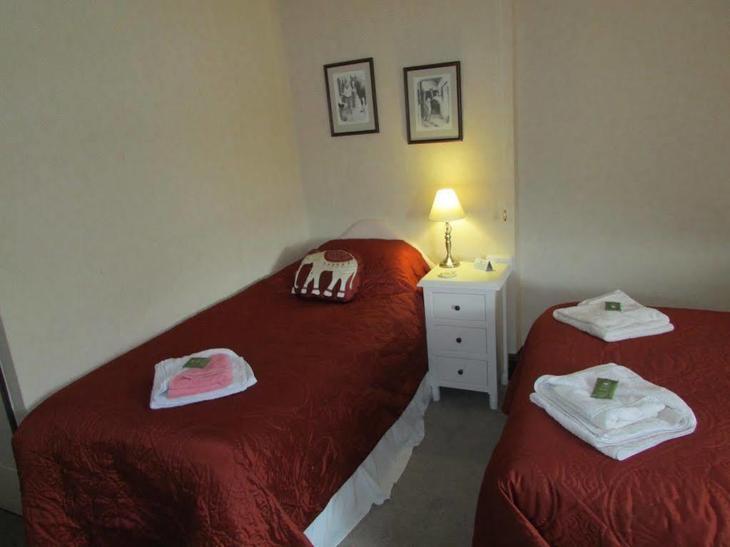 Lion Hotel Llanbister ภายนอก รูปภาพ
