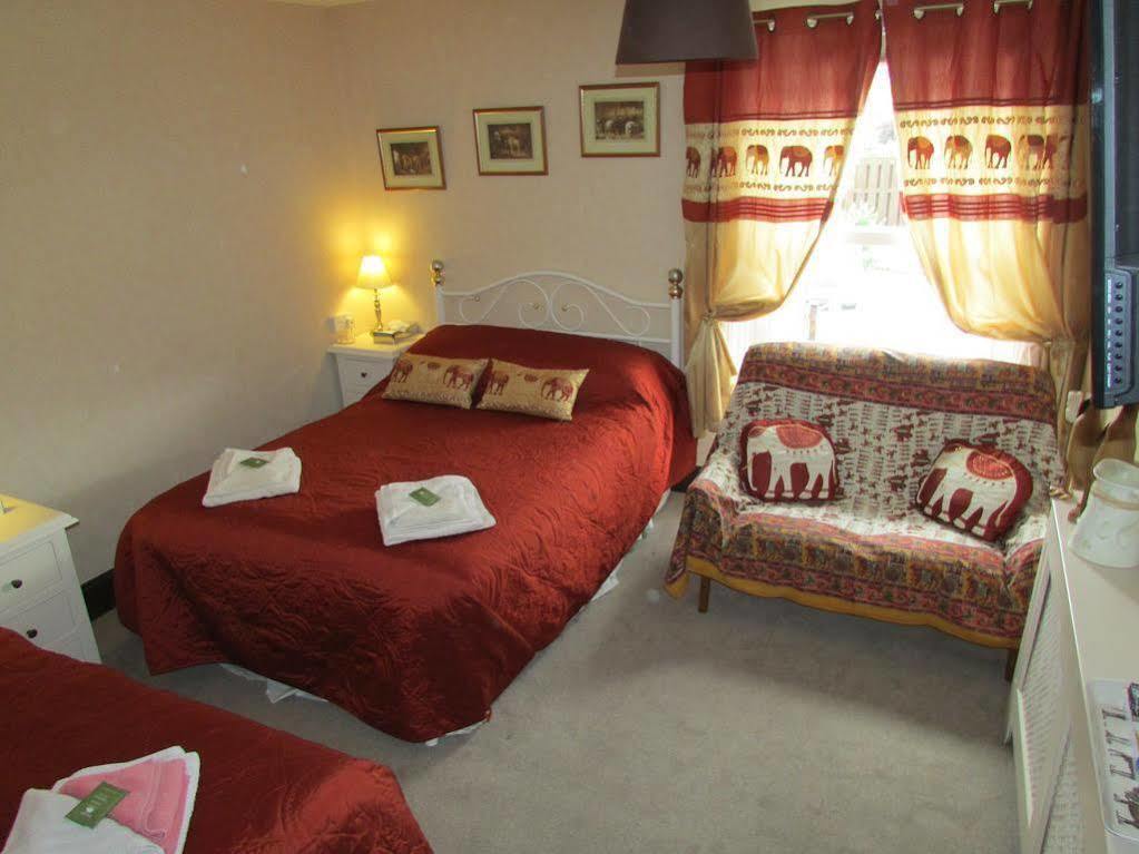 Lion Hotel Llanbister ภายนอก รูปภาพ
